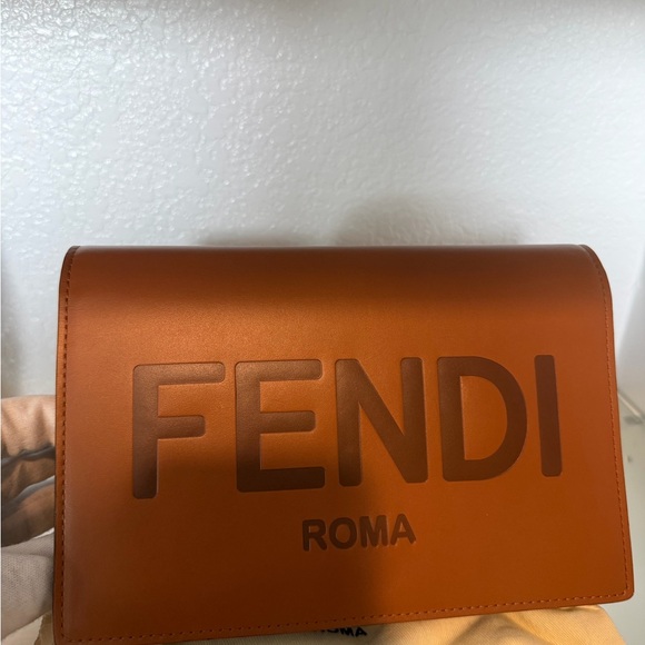 Fendi Embossed BAG - Picture 4 of 6